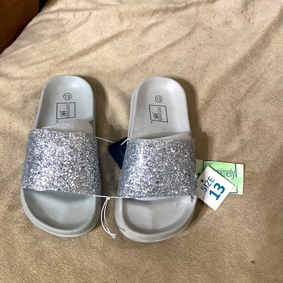 Extremely Me Silver Glitter Pool Slides - Picture 2 of 5